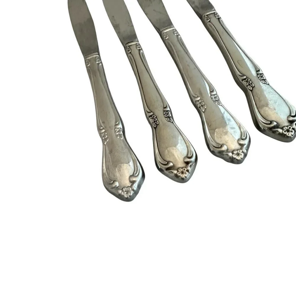 Oneidacraft Deluxe Stainless Flatware Set Chateau Floral 4 Classic Butter Knives